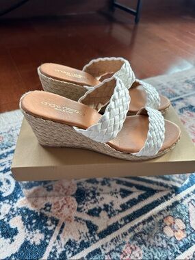 André Assous Aria Woven White Braided Espadrille Wedge Sandals size 9